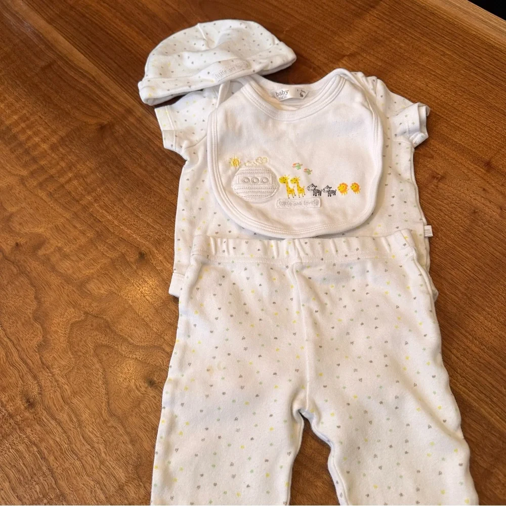 6 pcs Baby M&Co Mix and Match Set. Size 6-9 Months. - Picture 15 of 17